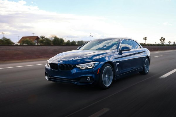 Was sind die Vor- und Nachteile von Elektroautos im Vergleich zu Benzinautos?